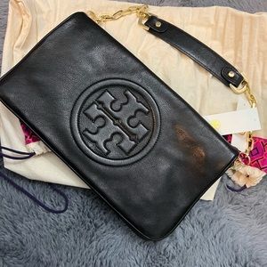 Tory Burch shoulder/clutch black and gold.